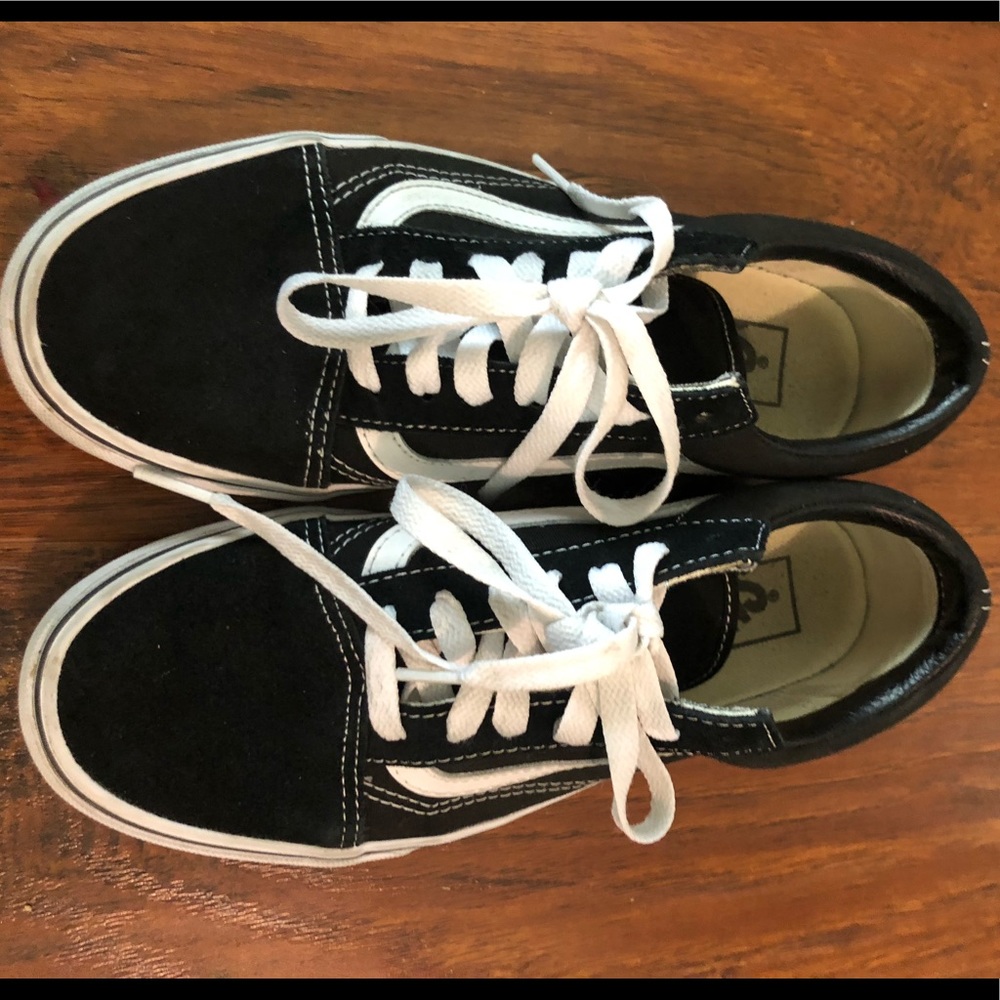 Women’s Vans Low Top Black & White